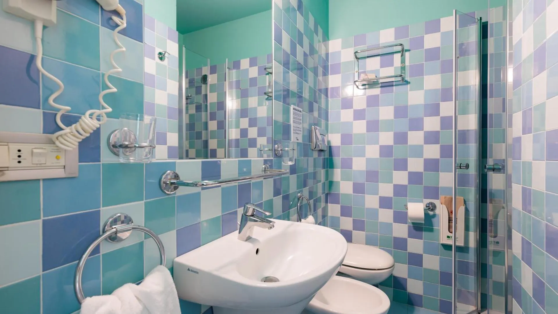 Hotel Nina Marina Di Bibbona 3*,  Italy